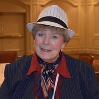 Donna Holt